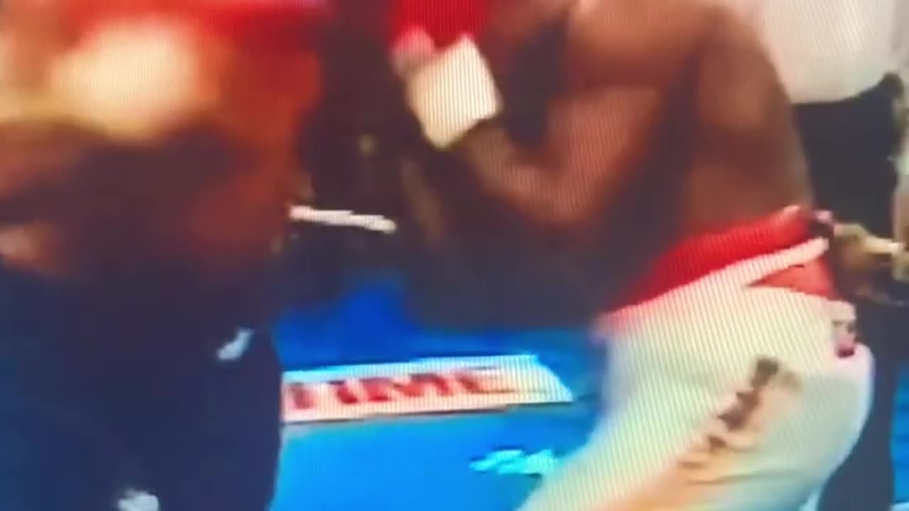 Mike Tyson Pretends to Knockout Julius Francis (2000)