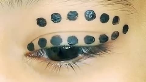 Easiest_Eyeliner_Hack_🔥🔥🔥_#shorts