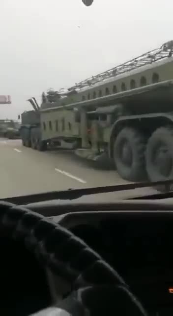 Elements of Russian S-300 air defense system spotted near the border with Georgia.