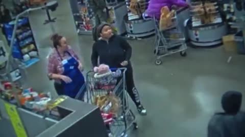 Welfare Mom Clocks the Clerk