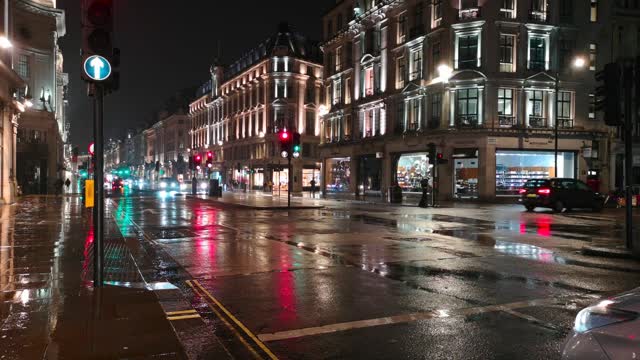 Beautiful London City With Thunderstorms And Rain || Stress relief || Rain in London City.