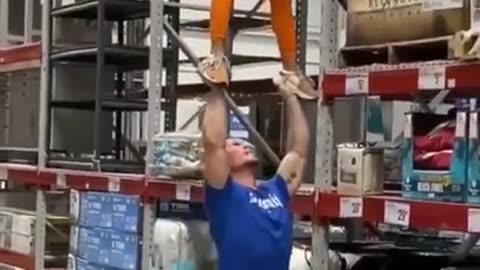 Acrobatic shoppers.🤡 🤣