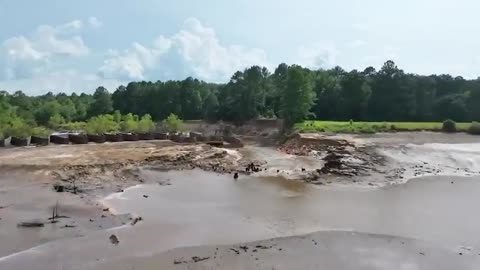 25 Massive Dam Failures Caught on Camera