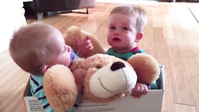 Top 100 Videos Funny Twin Babies