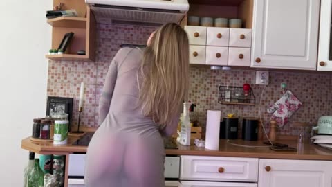 [4K USA Housewife] How to clean the hood_ Transparent haul See trough Try on (2024)