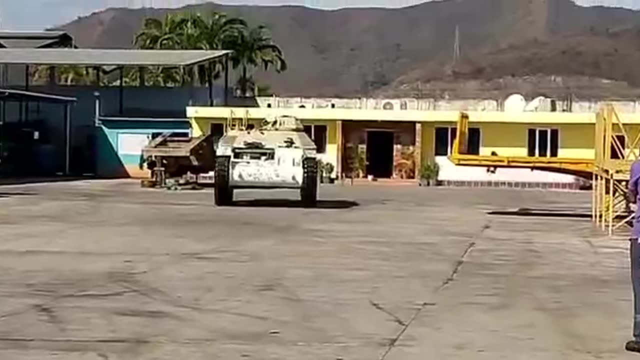 Despite the western blockade of Venezuela: armored personnel carrier, recovered.