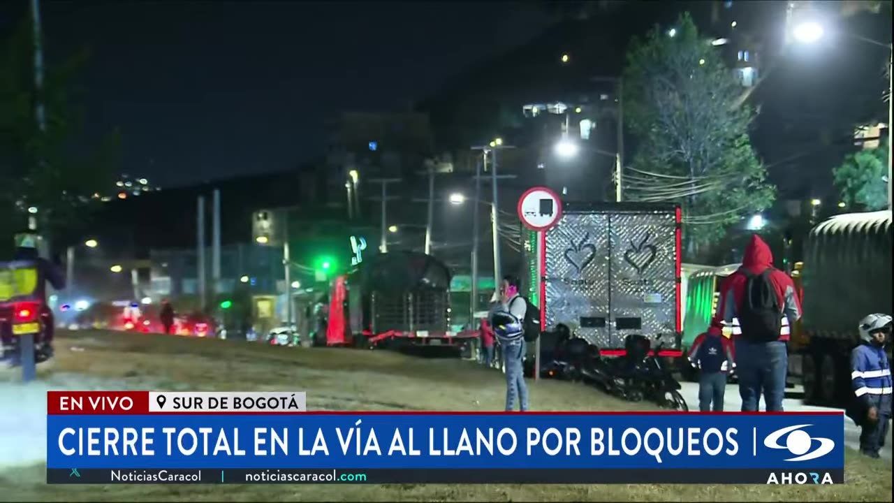 Rutas escolares atrapadas en trancones y miles de personas afectadas por paro camioneros