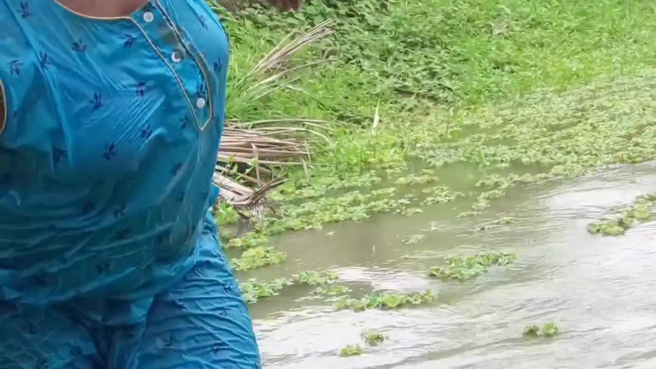 Village women fishing trick is awesome