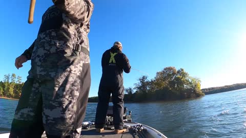 Fall Fishing For Bass Is Easy!! (Here's How We Do It)