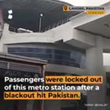 Over 200 Million People in Pakistan Are Without Electricity, After Energy-Saving Measure Backfires