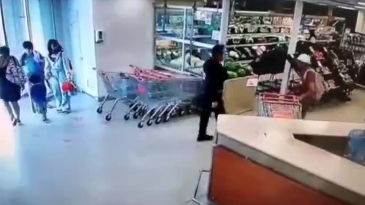 What a shot! A can of soup to the head for the shoplifter.