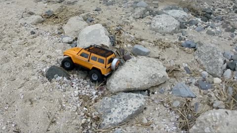 CrossRC FR4 Demon (a day on a rocky beach)