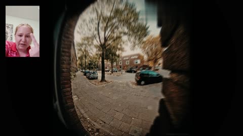 Strijdbijl Marijke de Jong voor peephole van Jantje met Kak Tsja dat heb je dan