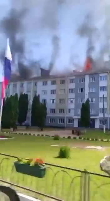 🔥 Shebekino (Russia) now. They say there was a flight near one of the administrative👀 buildings