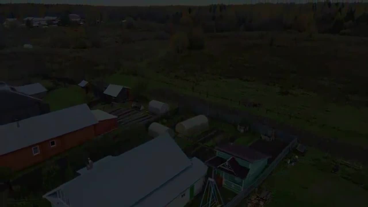 How Russians live in a village. Autumn in the Russian North. Neighbors in the village