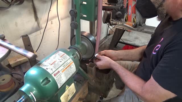 Forging a knife, making the pummel