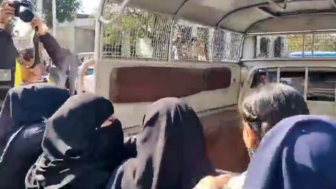 Sindh Police Arrested Women Protestors | Protest Against Mandate Thief