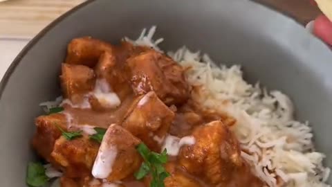 Healthy butter chicken & garlic naan 😩🔥