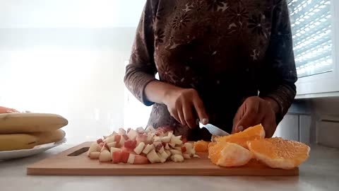 SALADA DE FRUTA, SIMPLES, RÁPIDA E DELICIOSA