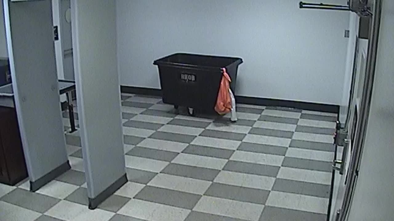 6054RHOBG2G207Lobby_2021-01-05_01h20min00s213ms.mp4