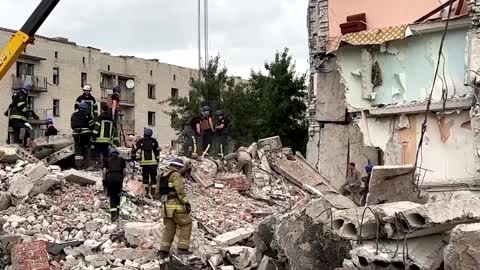 Russian rockets kill 10 in Donetsk: officials