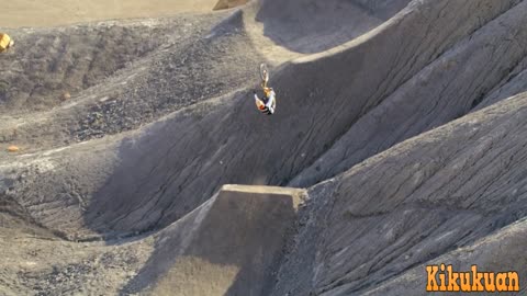 Descenso en bicicleta extremo 2020. Los bikers MTB mas LOCOS del mundo.