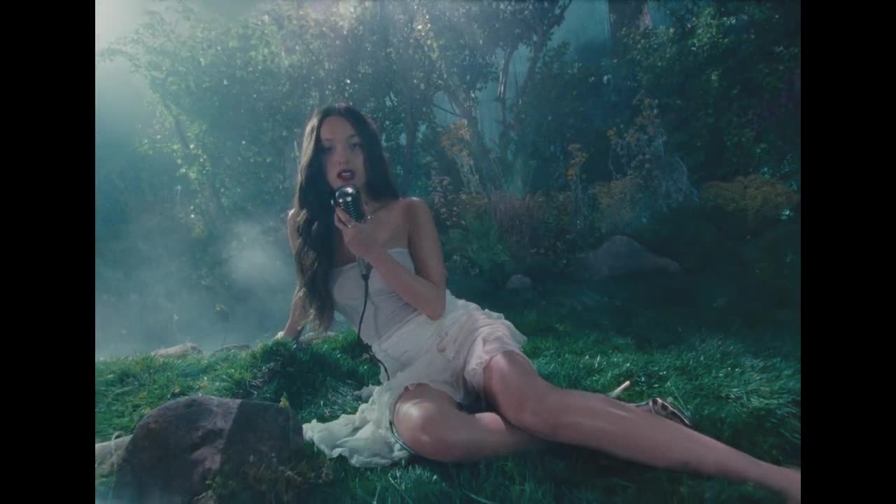 Olivia Rodrigo - vampire (Official Music Video)