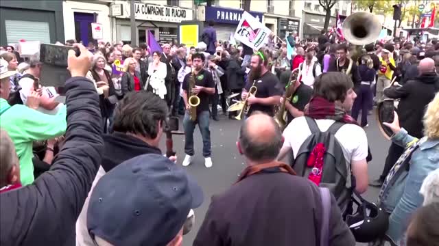 Thousands protest in Paris over soaring prices