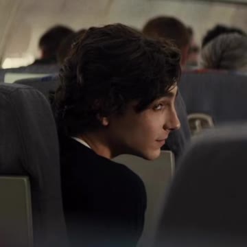 Timothee really said "😊"