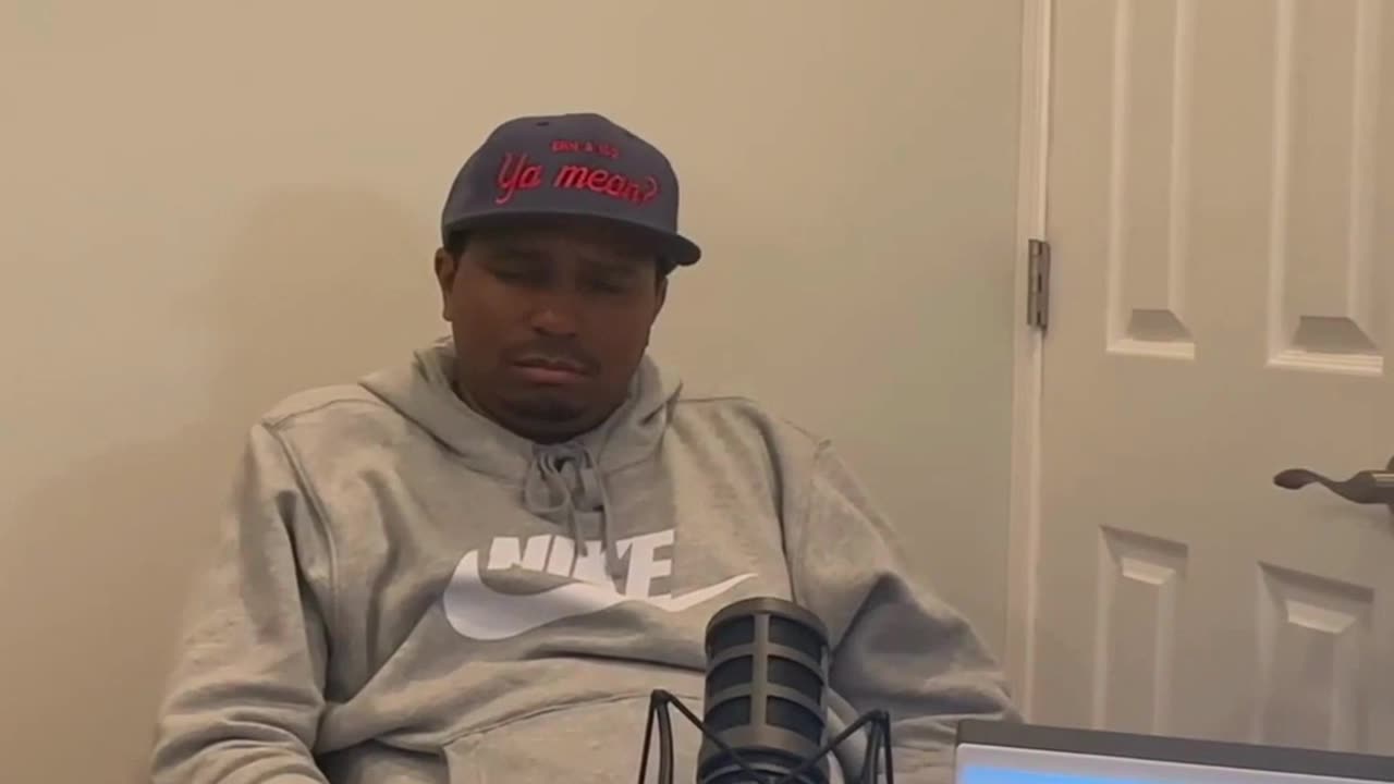 "Ern and Iso Podcast Q&A: Navigating Moms Boyfriend Drama! 🎙️🤔"