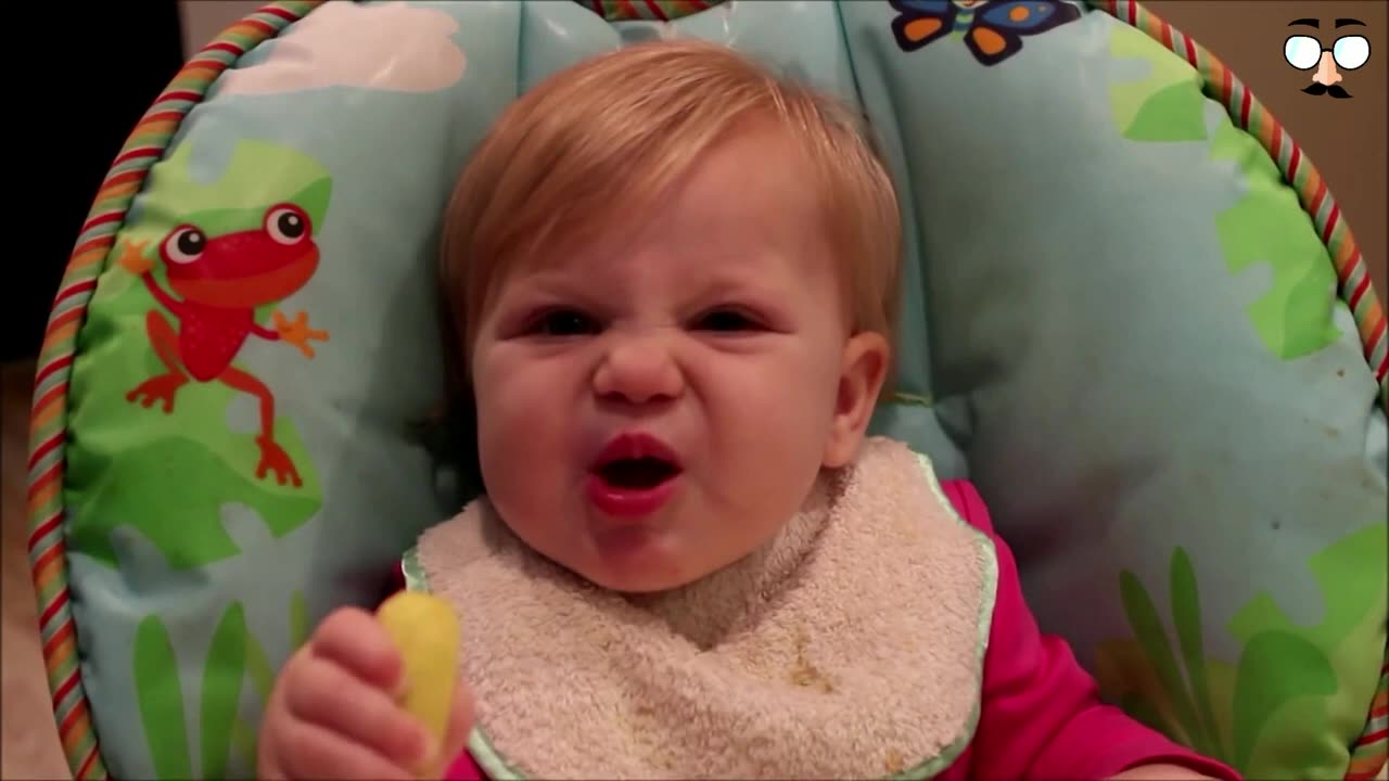 Funny babies eating lemons 😂