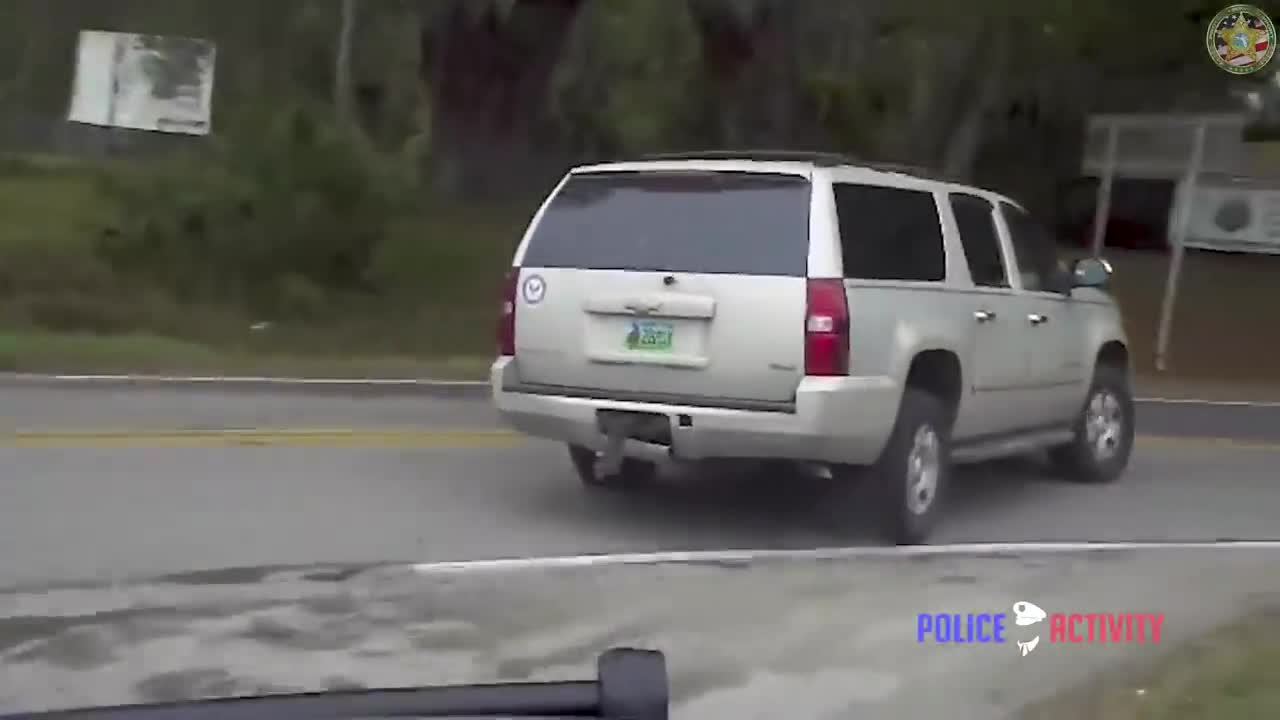 WATCH: Deputy shoots through windshield at armed suspect in Florida