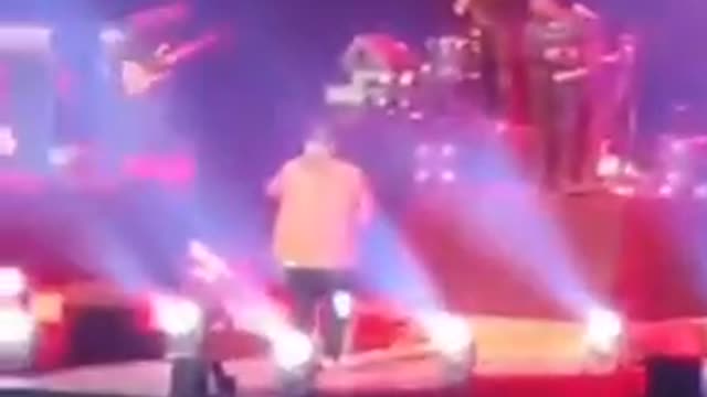 Haitian singer Mikaben drops on stage in Paris last night aged 41.