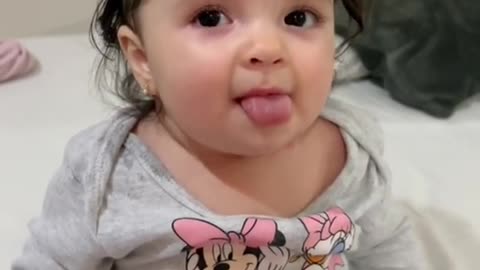 ela mostrando a língua, n?o da!!!