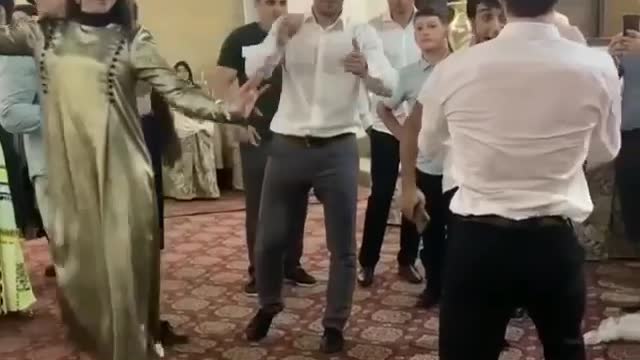 AMERİKALILAR İÇİN ALIŞILMADIK DANSLAR