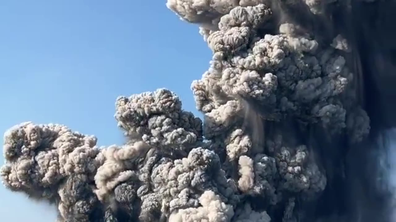 Explosion in Russia|Ebeko volcano explosion