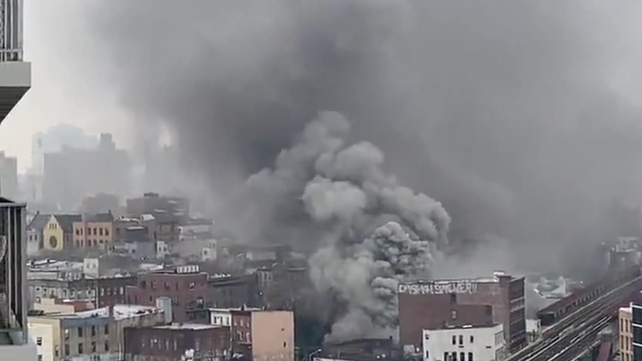 BREAKING: Massive smoke after fire reported at Lumber Storage in Williamsburg, Brooklyn.