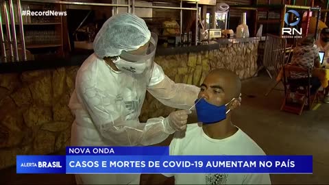 Casos e mortes de Covid-19 aumentam no Brasil