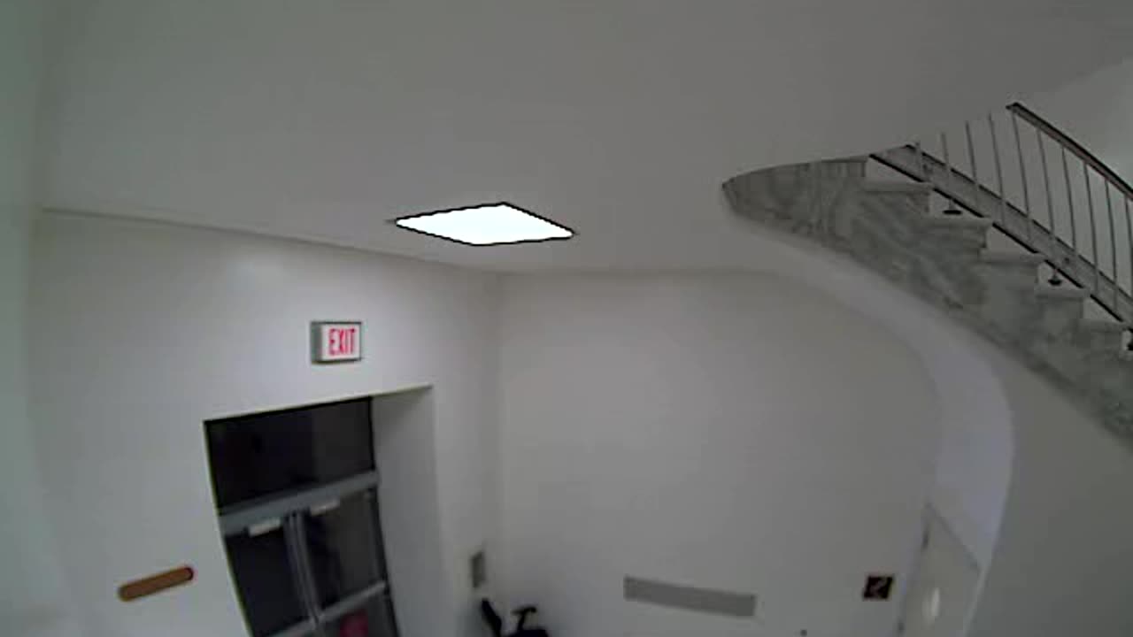 3163RHOBGRStair6FireExitDoor_2021-01-05_01h00min01s407ms.mp4