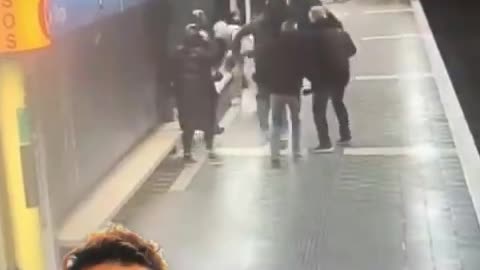 North African attacks numerous European women in Barcelona subway