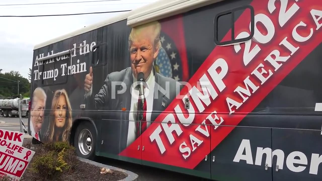 See the trump compaign bus