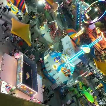 Second time it happened. Fortunately, we were on the ferris wheel this time.