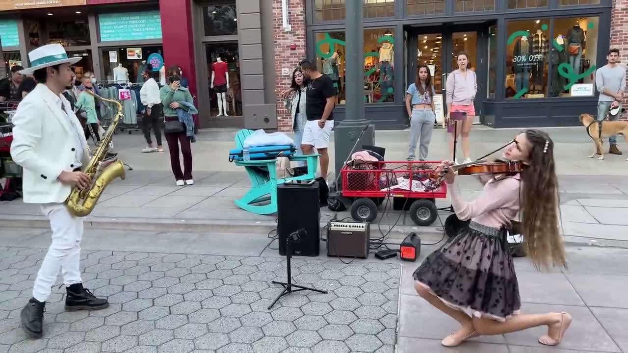 L'Amour Toujours - Karolina Protsenko (feat. Daniele Vitale) - Violin and Sax Street Performance