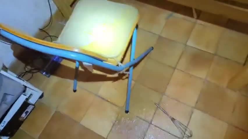 2022-11-21 (7) - Accident et prout - Twitch Decheterie (clip)