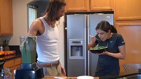 RAW FOOD RECIPES - CREAMY GARLIC DILL DRESSING - Feb 17th 2011