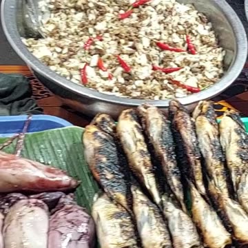 Philippine Street Food. Fish. Squid. Seafood 🐟 🐙 🔥 😋 #streetfood #seafood #fish #food #cooking