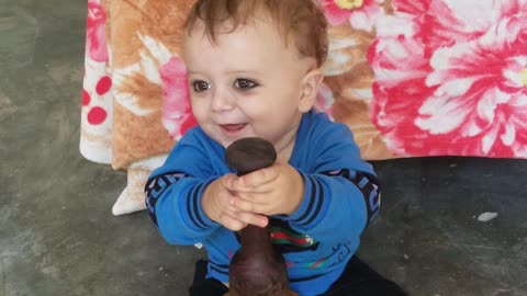 Sofian khan in happy mood Enjoying #cutebaby #kidsvideo