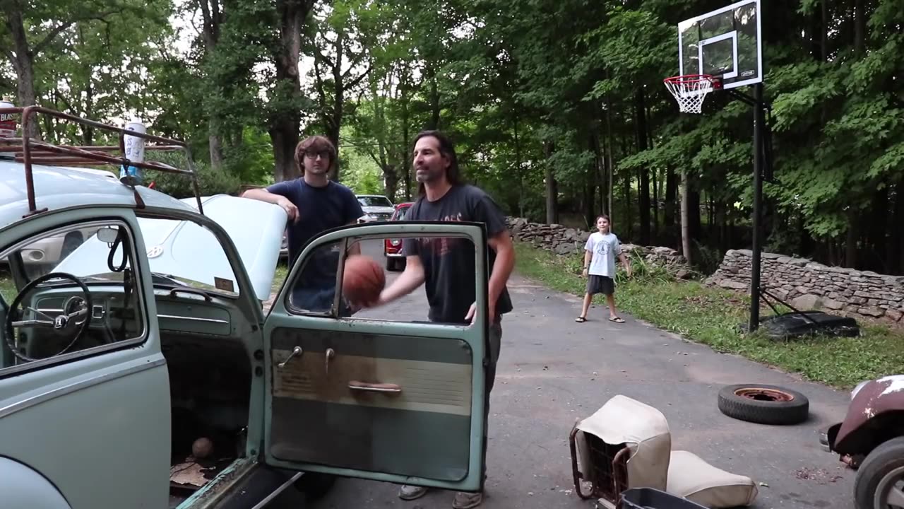 Cleaning the Nasty Forgotten Barn Find VW Beetle - Engine Seized