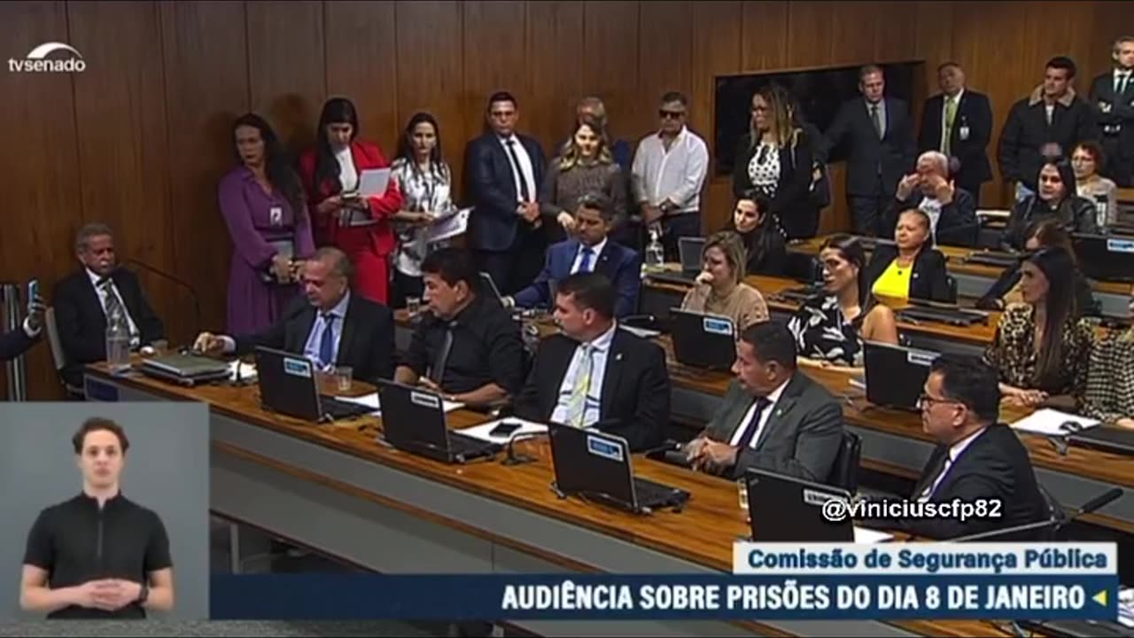 Rogerio Marinho faz discurso emocionado, clama por normalidade democrática