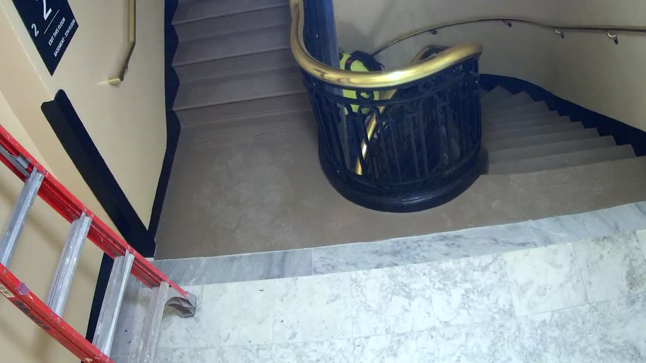 3489CHOB02Stair3_2021-01-06_12h00min01s530ms.mp4